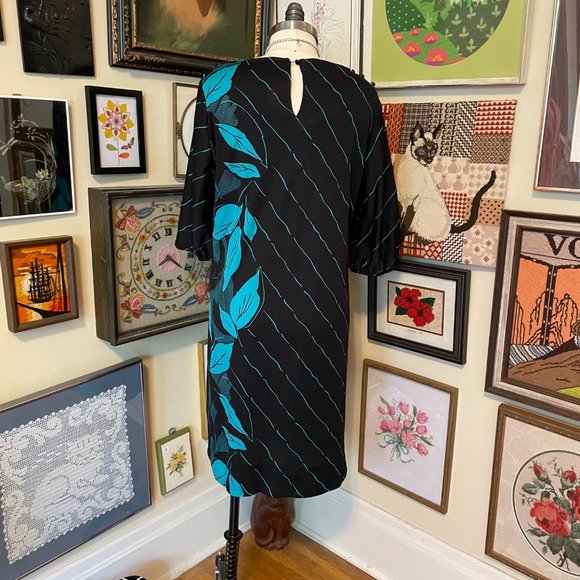 80s Vintage Black Midi Sheath Dress with Blue Green Leaves and Cropped Sleeves - Picture 4 of 7